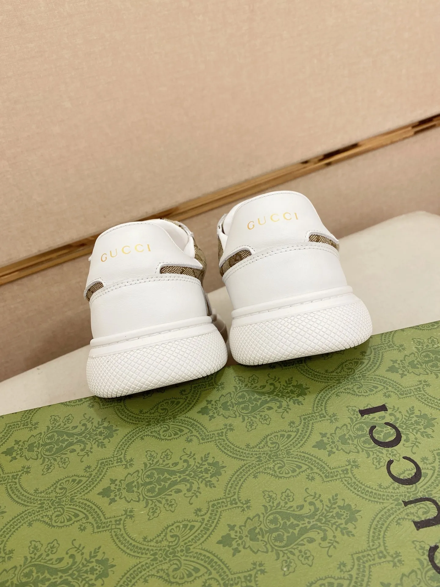 Men's clothing and shoes💰 440💰🇮🇹🇮🇹GUCCI🔍🔍New models are on sale at the same time at counters, uppers🇮🇹 Italian imported first-layer cowhide, fully imported sheepskin lining💪💪, completely 1⃣️ to 1 ⃣️Re-engraved🇮🇹💪💪, ⚠Sole: The original sole is specially provided by the original factory, the exclusive movable molded sole is super comfortable, ⚠The original factory follows the order, 🔍🔍high quality, you can enter and exit the counter at will, welcome to compare⚠. Code number:38-44
